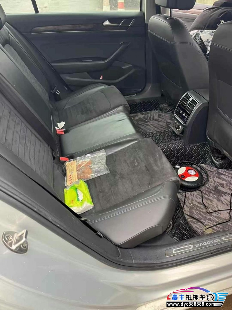 18年大众迈腾轿车抵押车出售