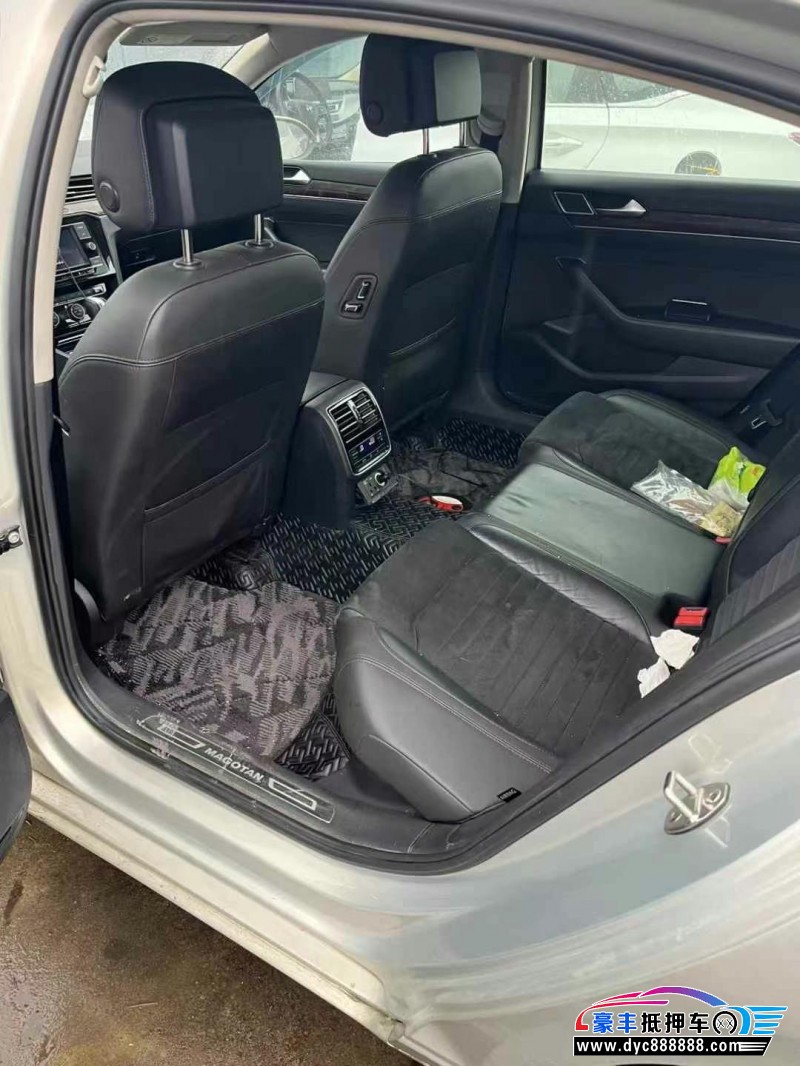 18年大众迈腾轿车抵押车出售