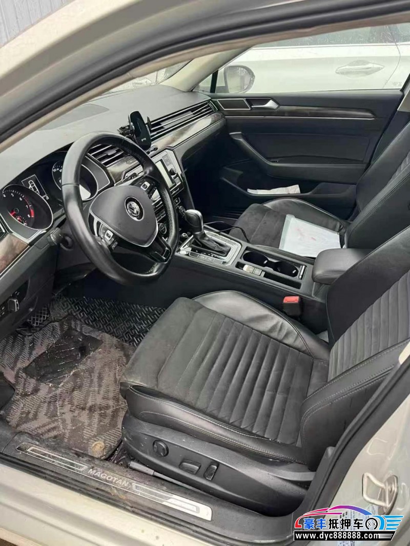 18年大众迈腾轿车抵押车出售