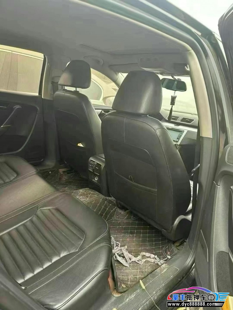 13年大众迈腾轿车抵押车出售