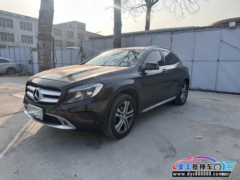17年奔驰GLA轿车抵押车出售
