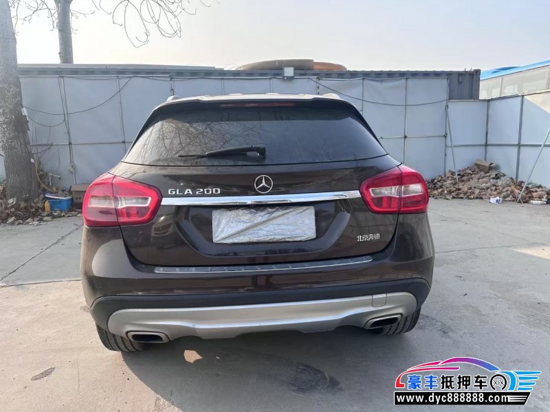17年奔驰GLA轿车抵押车出售