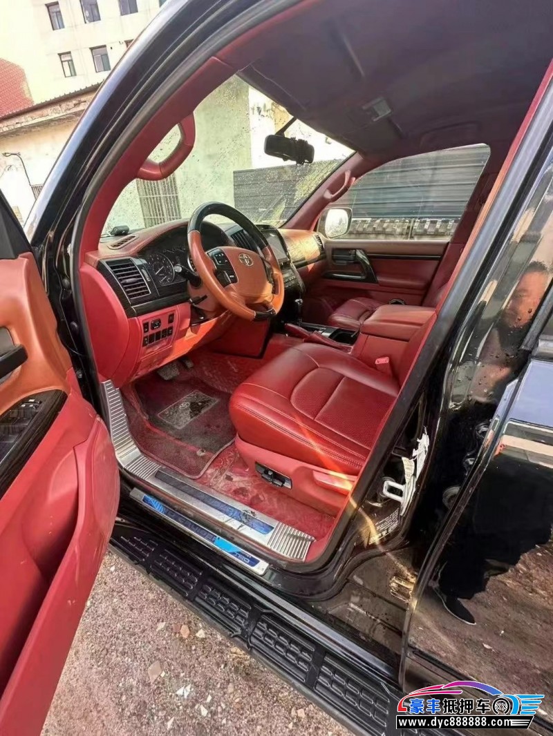 15年丰田兰德酷路泽（陆巡）轿车抵押车出售