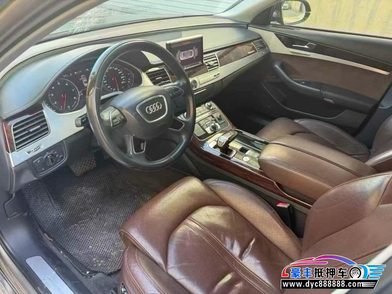 12年奥迪A8轿车抵押车出售