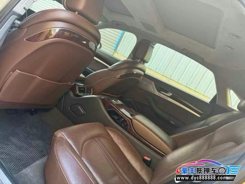 12年奥迪A8轿车抵押车出售