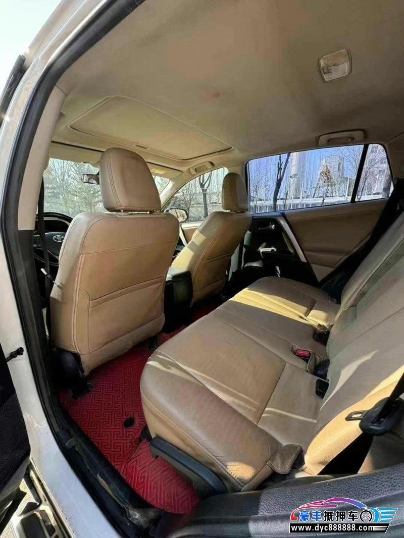 14年丰田RAV4轿车抵押车出售