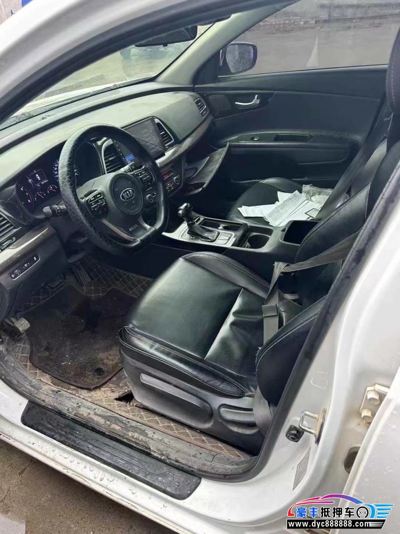 17年起亚K4轿车抵押车出售