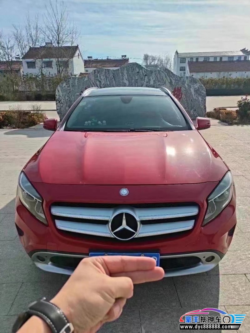 17年奔驰GLA轿车抵押车出售