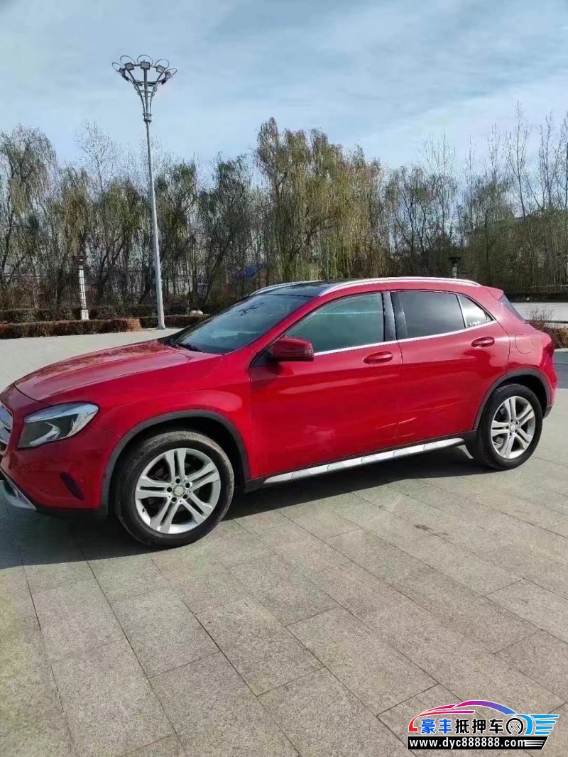 17年奔驰GLA轿车抵押车出售