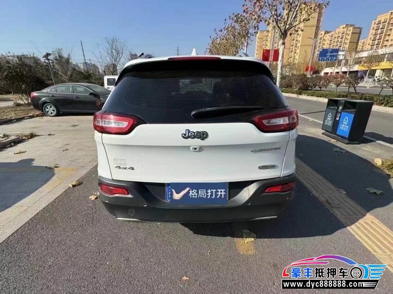 16年Jeep自由光轿车抵押车出售