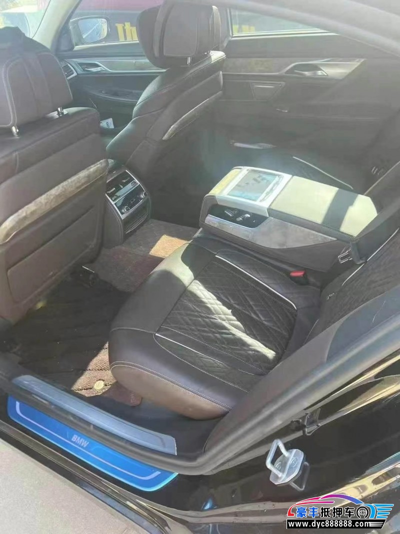 22年宝马7系轿车抵押车出售