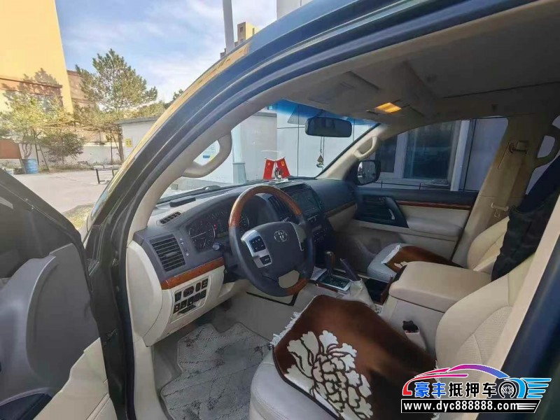 13年丰田兰德酷路泽（陆巡）轿车抵押车出售