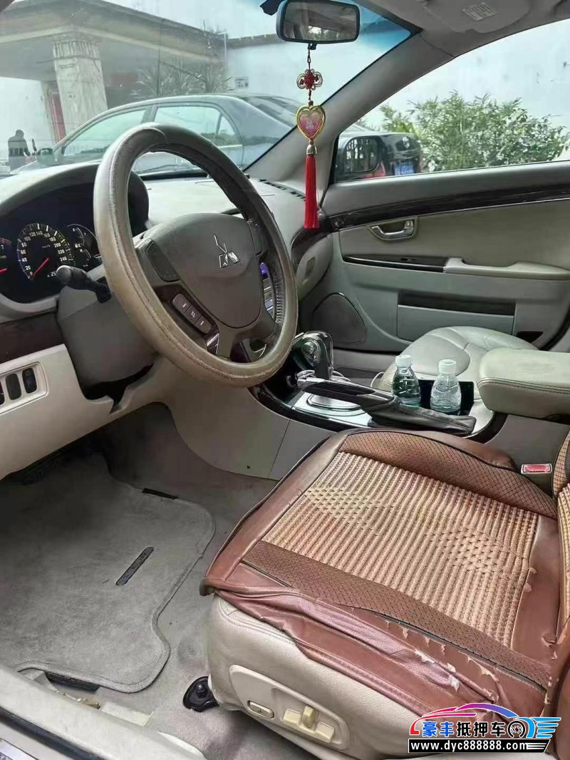 08年三菱戈蓝轿车抵押车出售