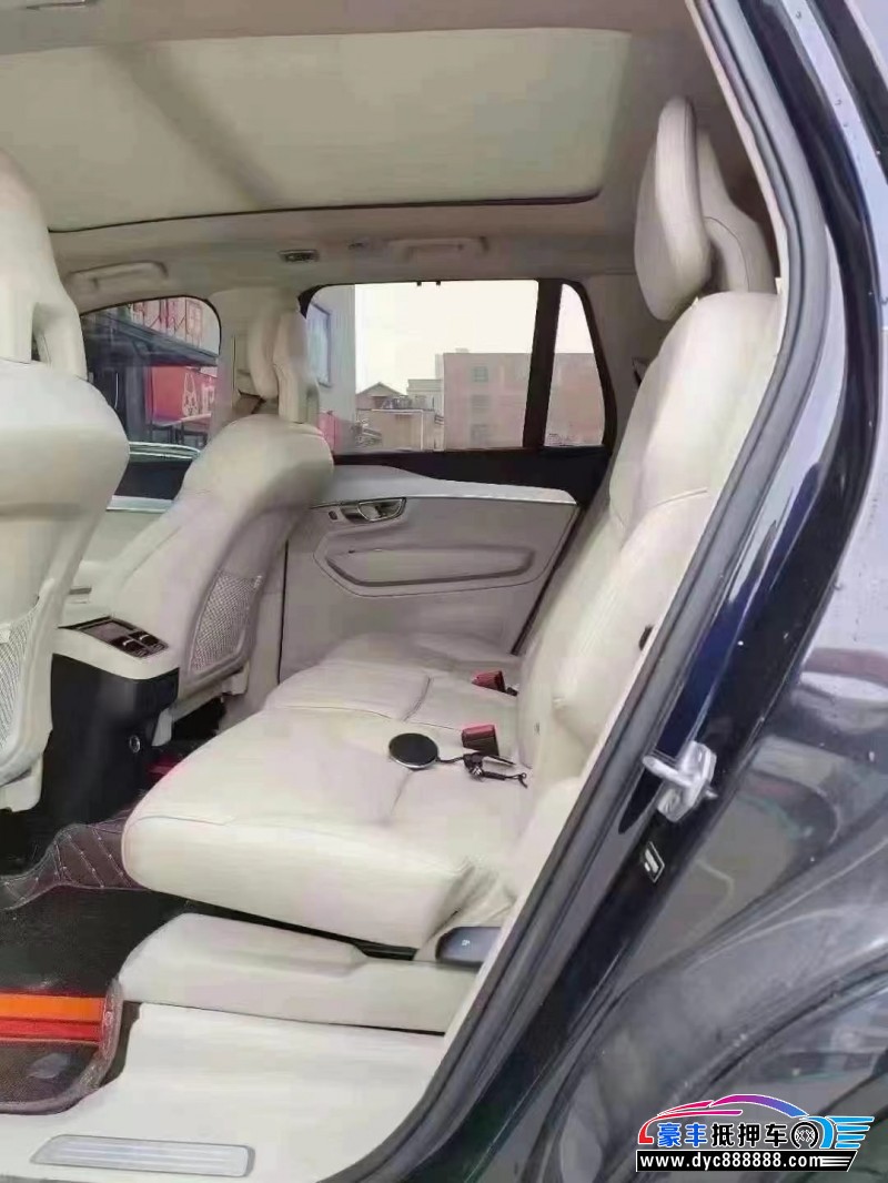 17年沃尔沃XC90轿车抵押车出售