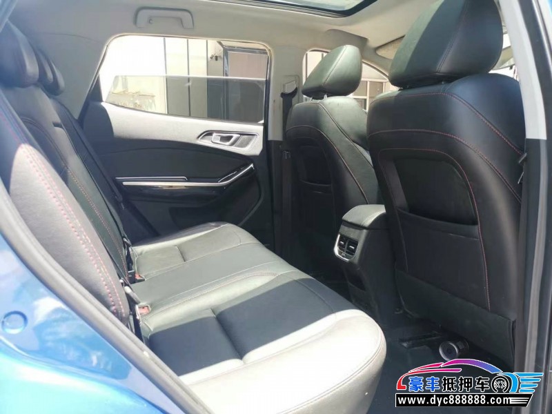 18年奇瑞瑞虎5x轿车抵押车出售