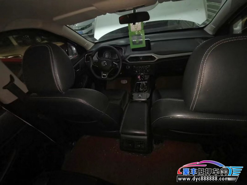 18年东风风光560轿车抵押车出售