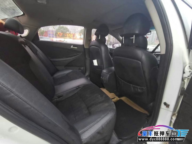 11年现代索纳塔八轿车抵押车出售