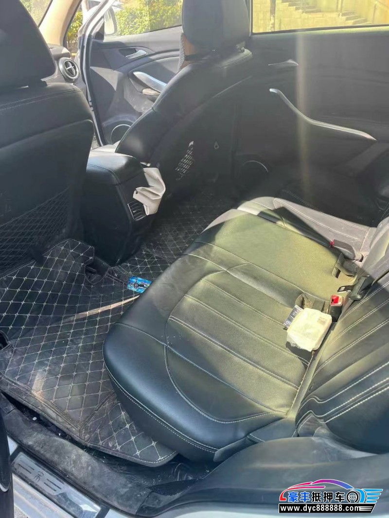 18年比亚迪宋轿车抵押车出售