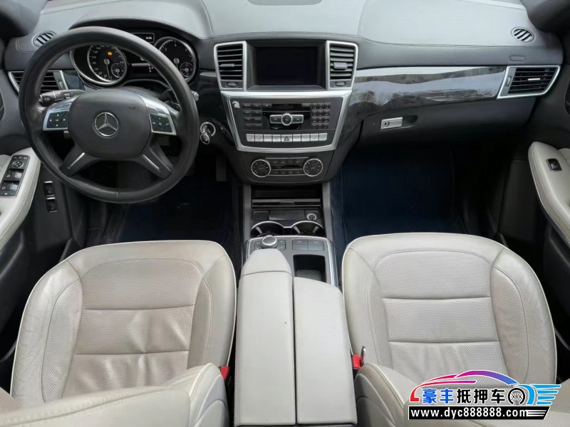 14年奔驰GL轿车抵押车出售