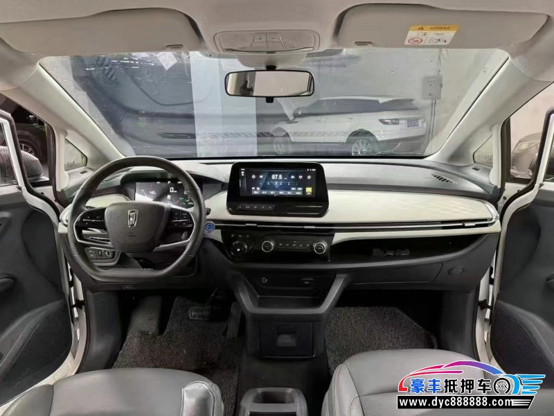 23年奔腾E05轿车抵押车出售