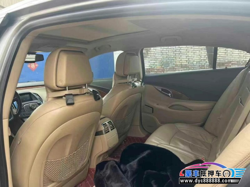 10年别克君越轿车抵押车出售