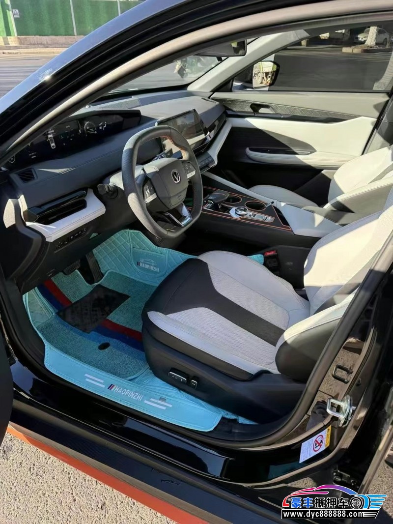 24年长安长安UNI轿车抵押车出售