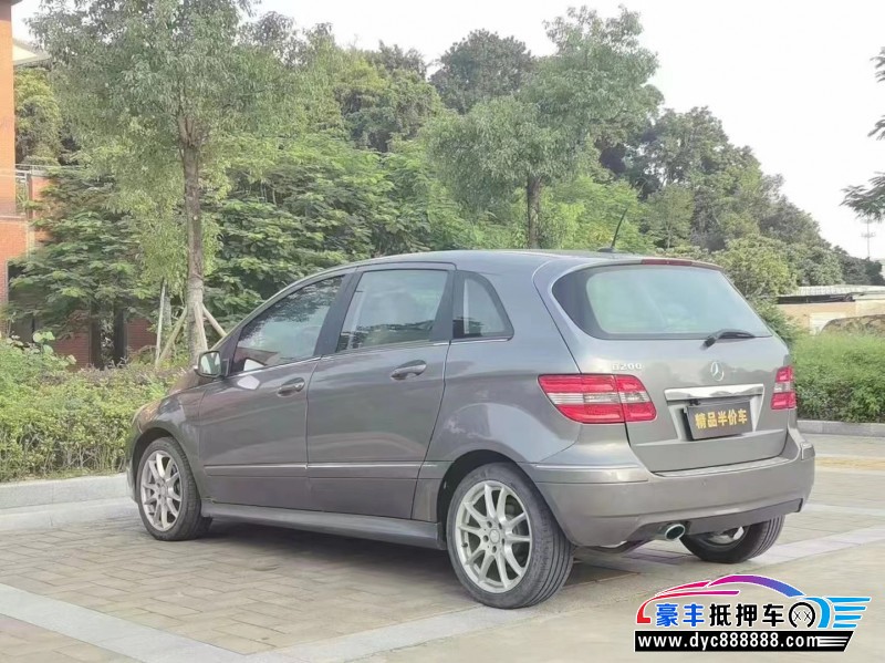 11年奔驰B轿车抵押车出售