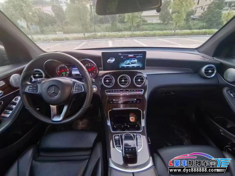 16年奔驰GLC轿车抵押车出售