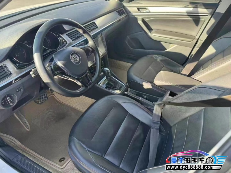 17年大众宝来轿车抵押车出售