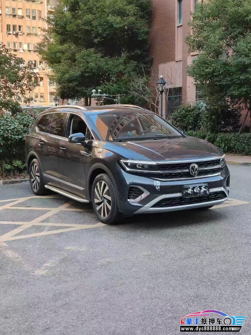 22年大众揽镜轿车抵押车出售