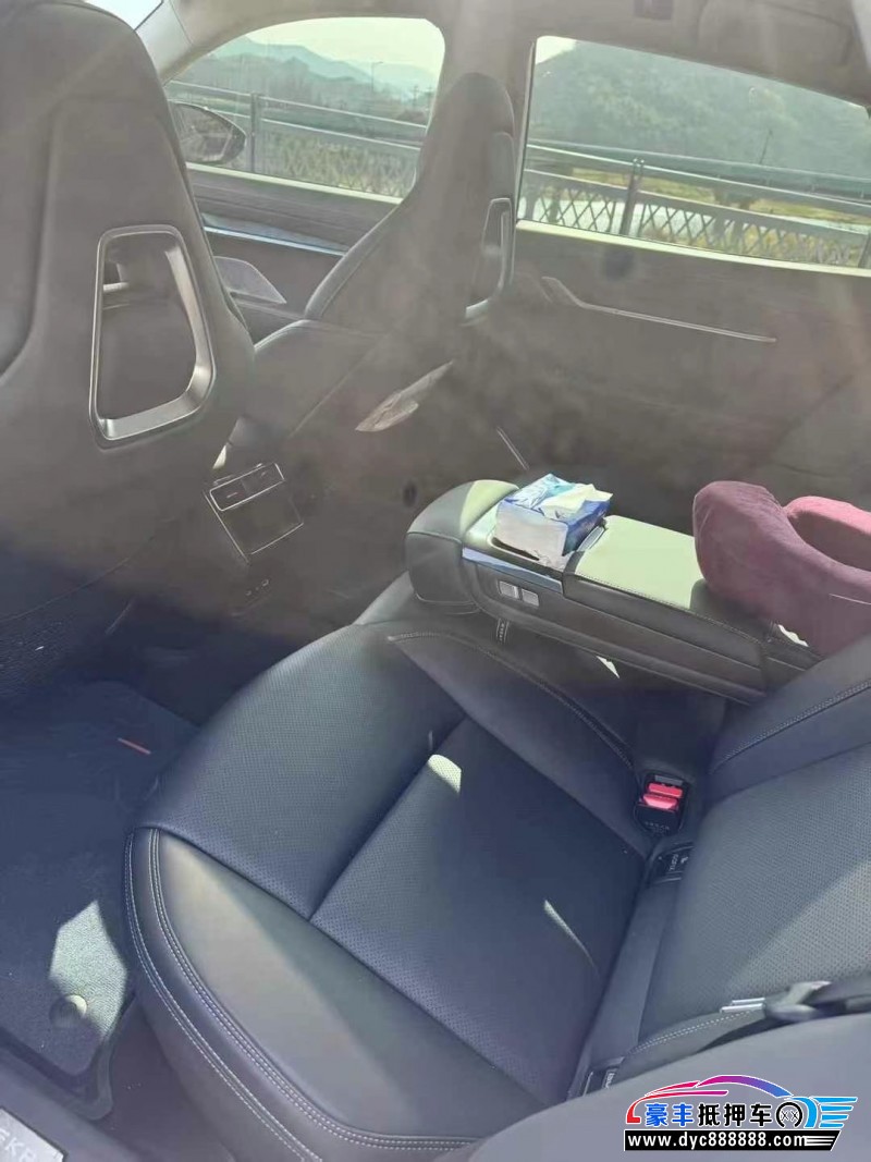 23年极氪001轿车抵押车出售