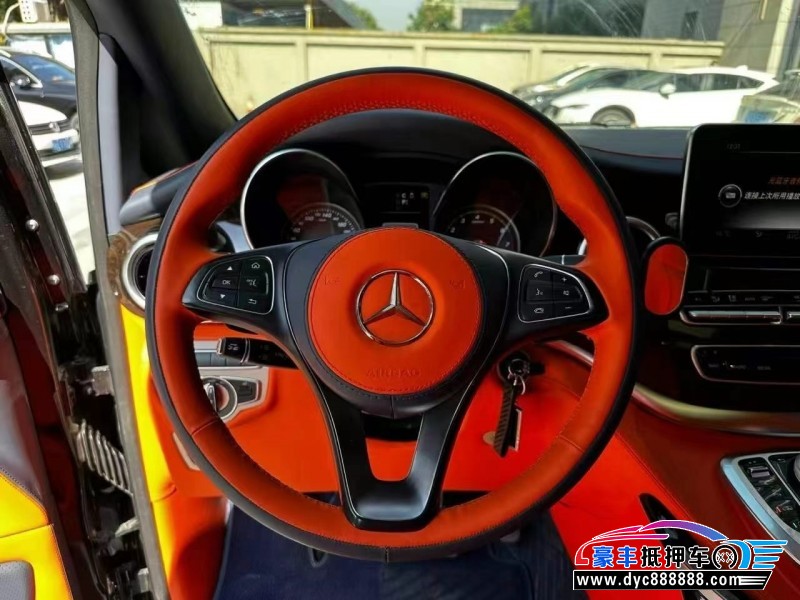 18年奔驰V轿车抵押车出售