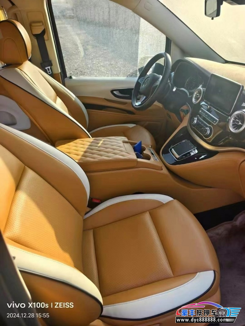 19年奔驰威霆轿车抵押车出售