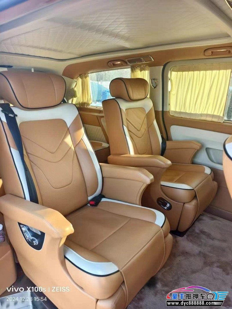 19年奔驰威霆轿车抵押车出售