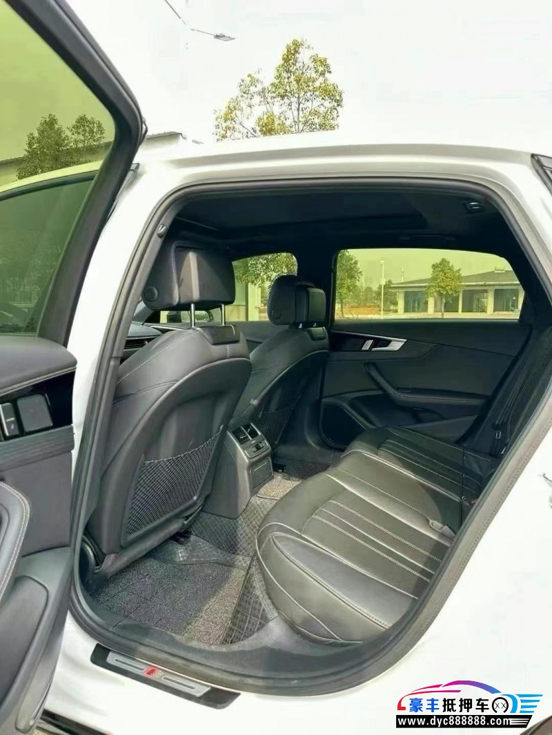 24年奥迪A4L轿车抵押车出售