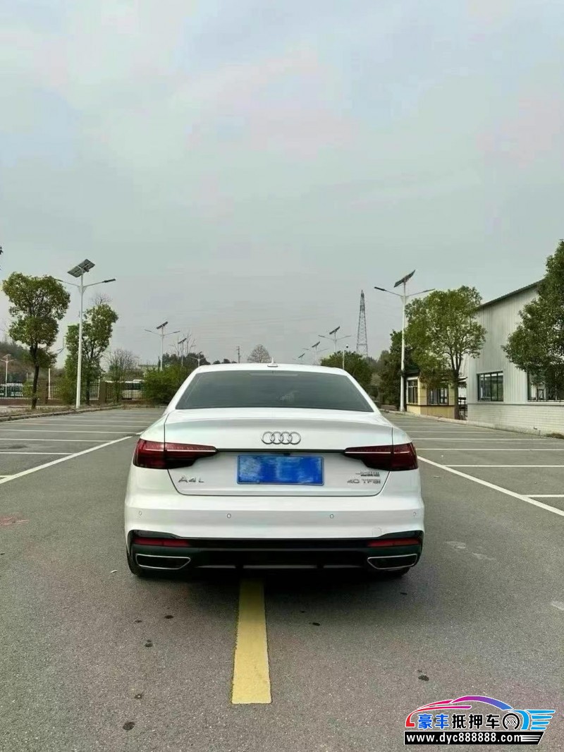 24年奥迪A4L轿车抵押车出售