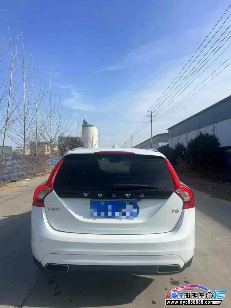 17年沃尔沃V60轿车抵押车出售