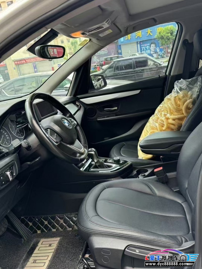 17年宝马2系轿车抵押车出售