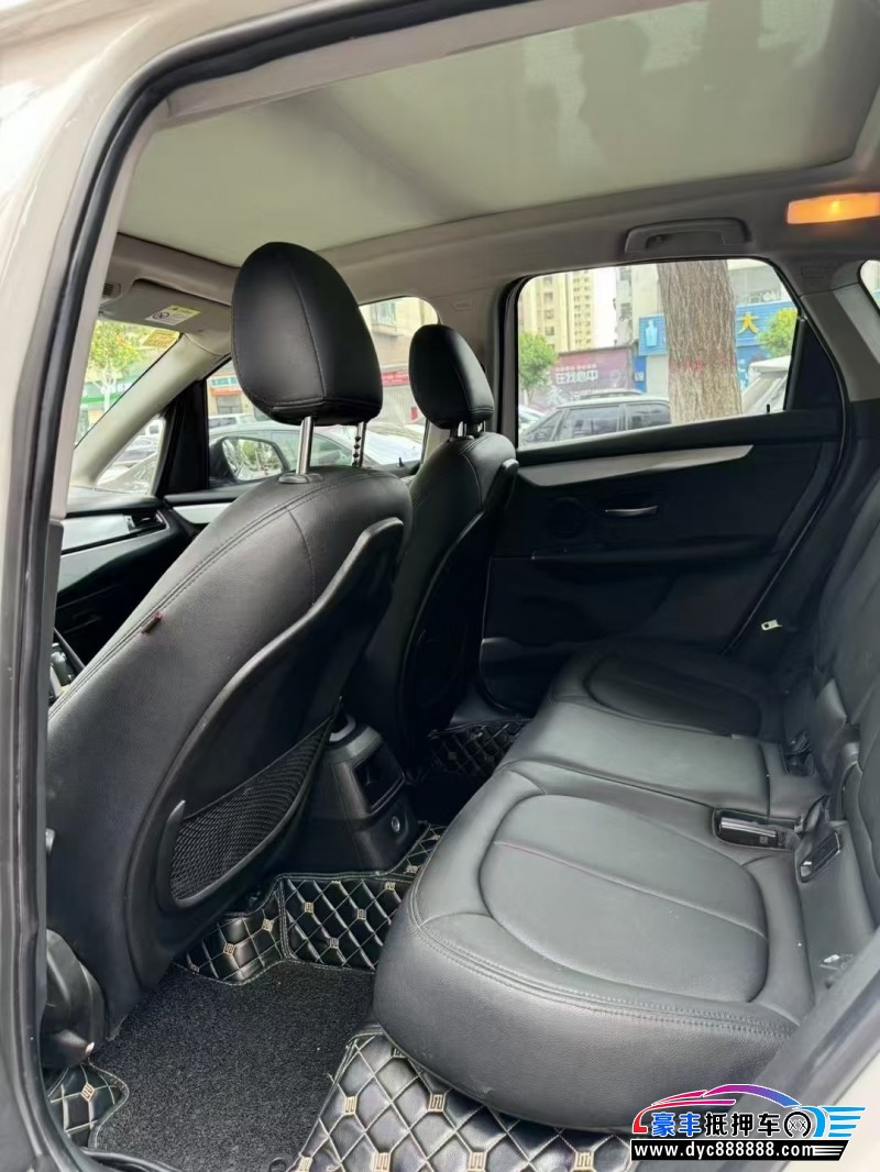 17年宝马2系轿车抵押车出售