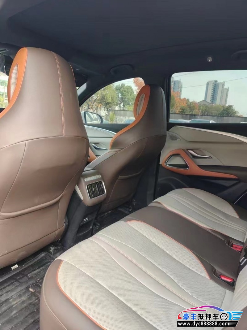 23年比亚迪宋轿车抵押车出售