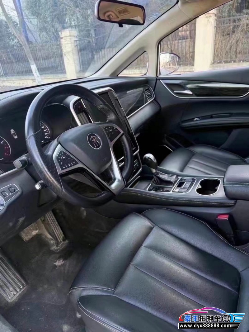 19年比亚迪宋轿车抵押车出售