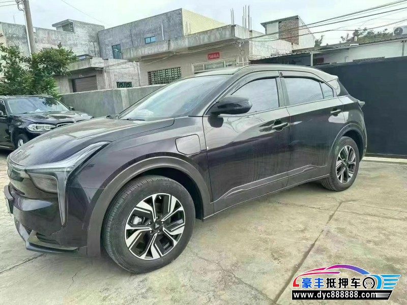 22年哪吒U轿车抵押车出售