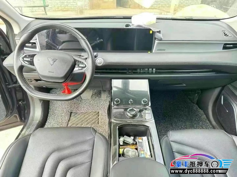 22年哪吒U轿车抵押车出售