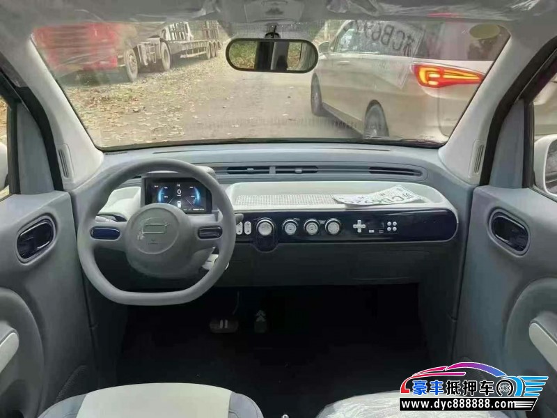 24年奔腾小马轿车抵押车出售