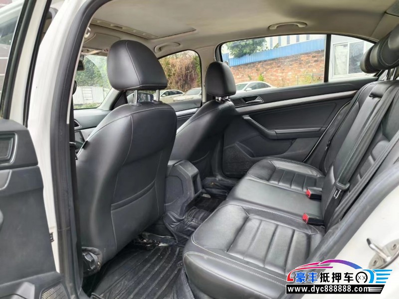 17年大众朗逸轿车抵押车出售