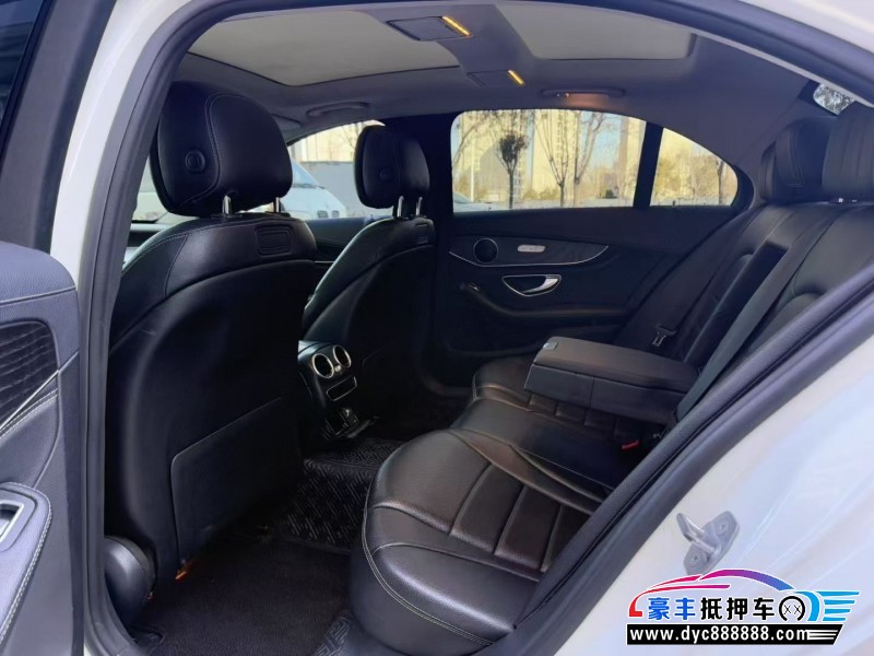 19年奔驰C轿车抵押车出售