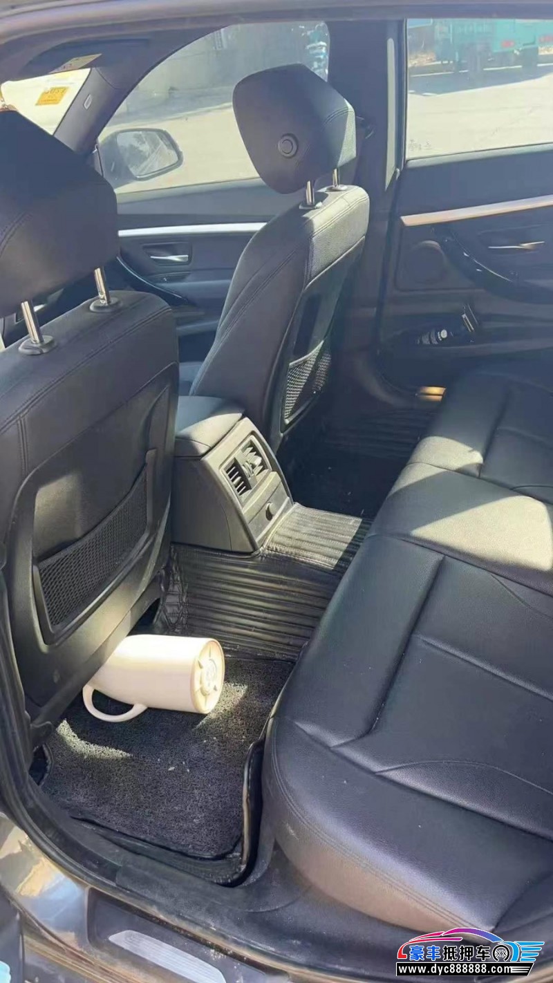 21年宝马3系轿车抵押车出售