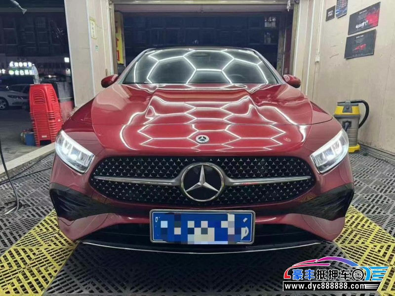 24年奔驰A轿车抵押车出售