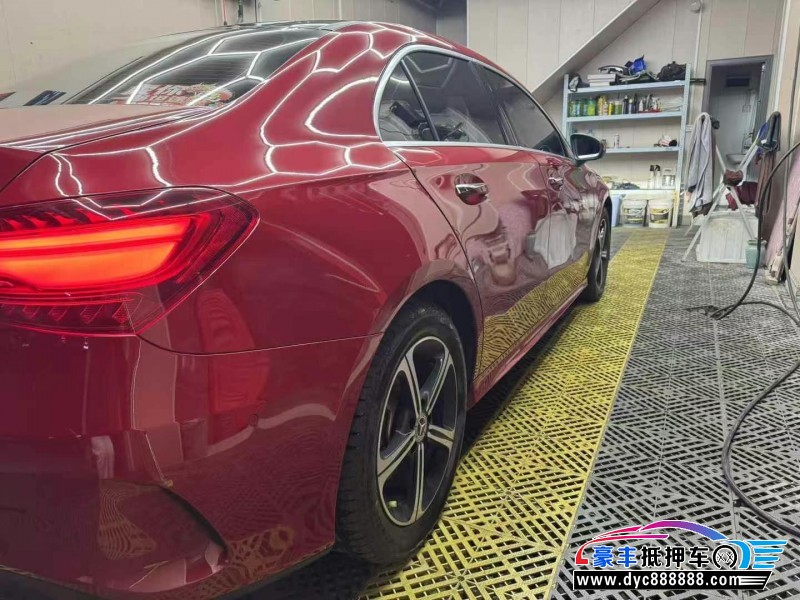 24年奔驰A轿车抵押车出售