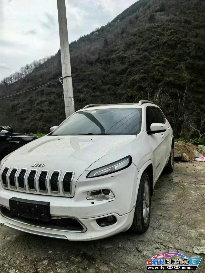 18年Jeep自由光轿车抵押车出售